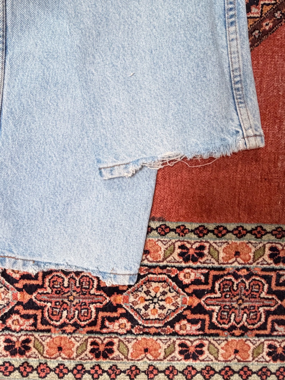 Vintage Levi's 505 Light Blue Distressed Boyfriend Jeans - Picture 13 of 16